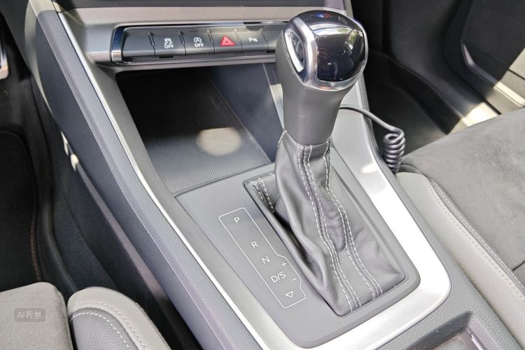 Audi Q3 2019 #17 Audi Q3 2019 car image #17