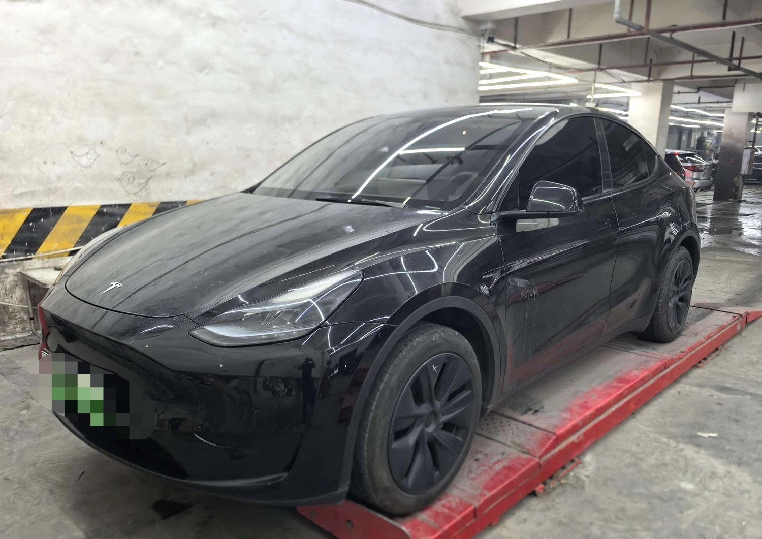 Tesla Model Y 2023 car image 
