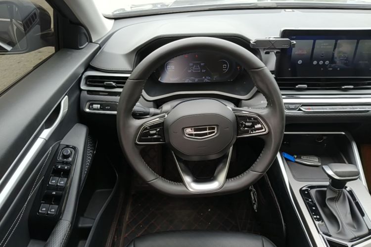 GEELY Emgrand 2023 car image #11