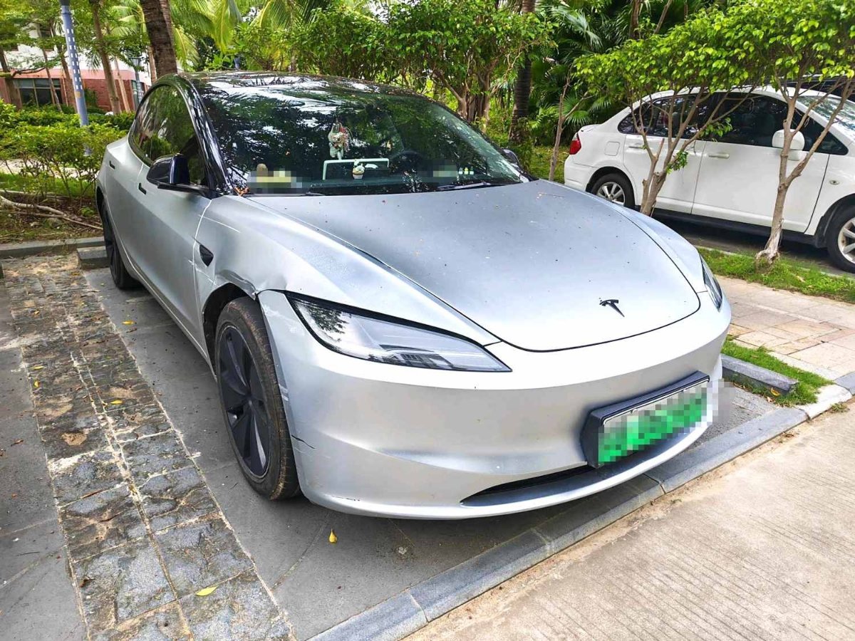 Tesla Model 3 2025 car image #2