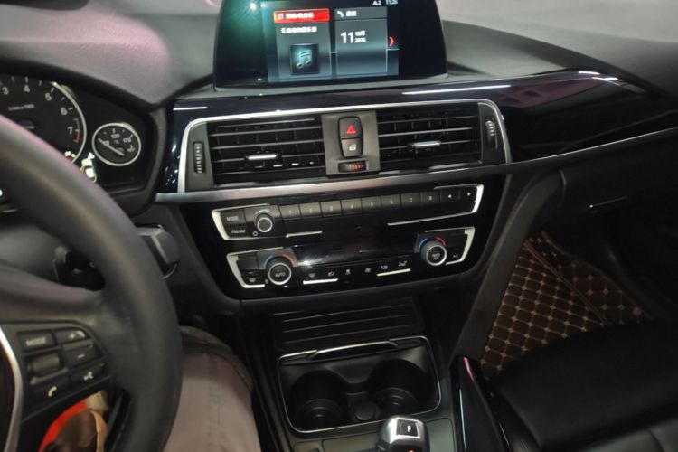 BMW 3 Series GT 2019 immagine di auto #13