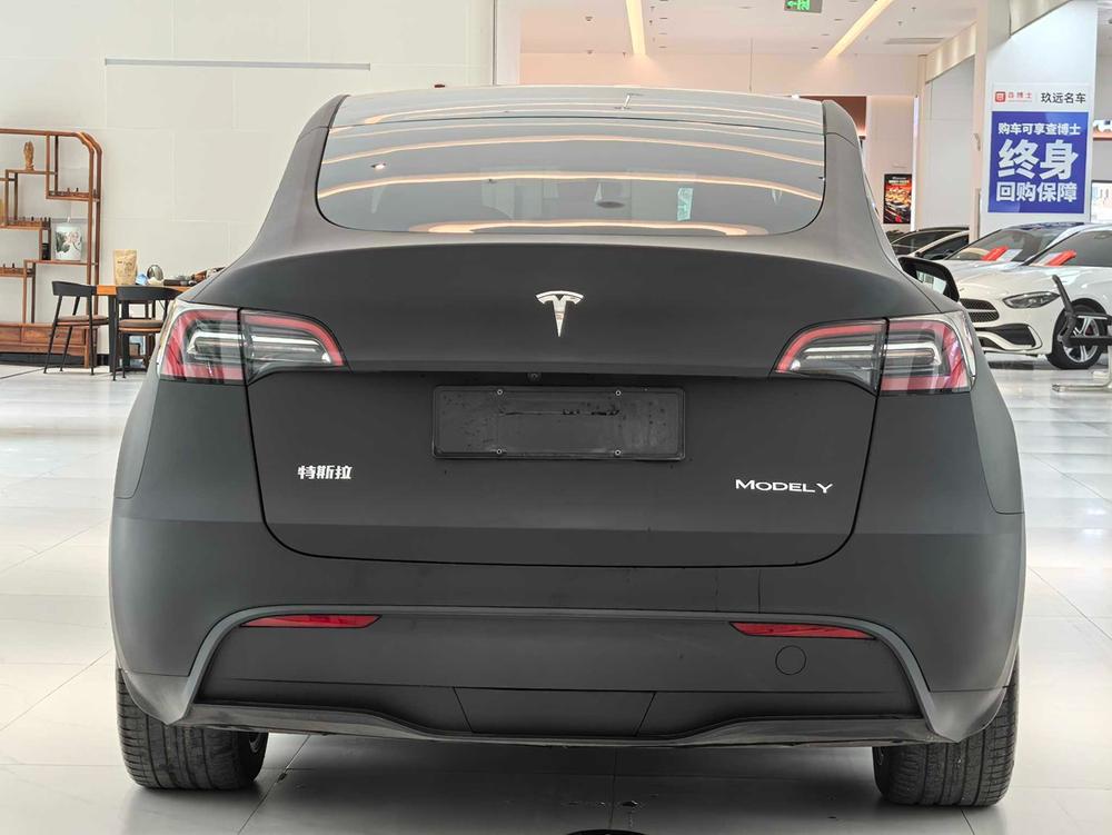 Tesla Model Y 2022 #5 Tesla Model Y 2022 car image #5