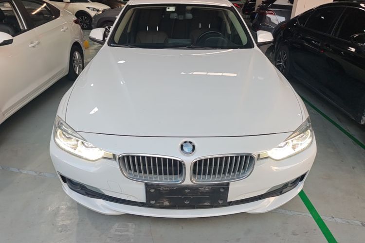 BMW 3 Series 2019 car image #3