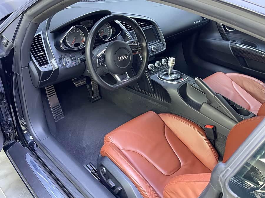 Audi R8 2009 car image #18