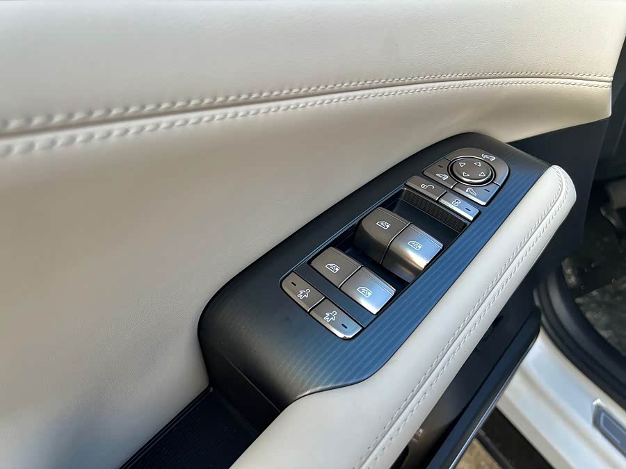 BYD SongL EV 2024 car image #18