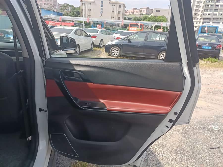 Forthing T5 2019 immagine di auto #18