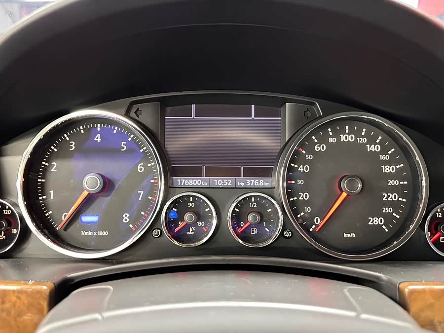 Volkswagen Touareg 2010 immagine di auto #18