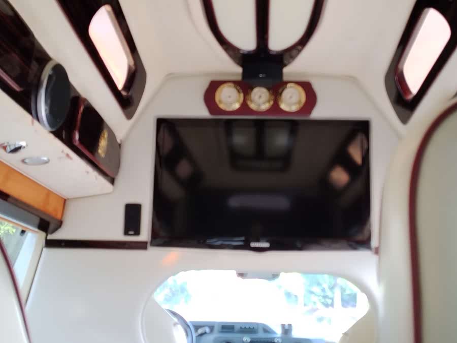 Ford E350 2011 imagem de carro #18