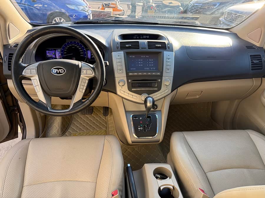 BYD S6 2012 изображение автомобиля #18