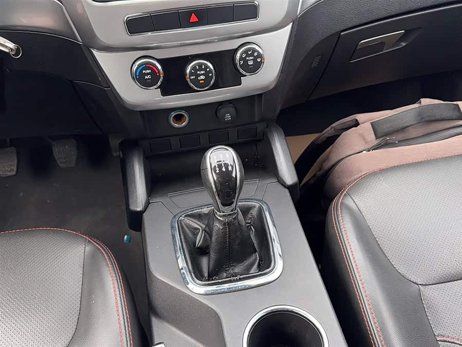 GEELY GX7 2016 car image #18