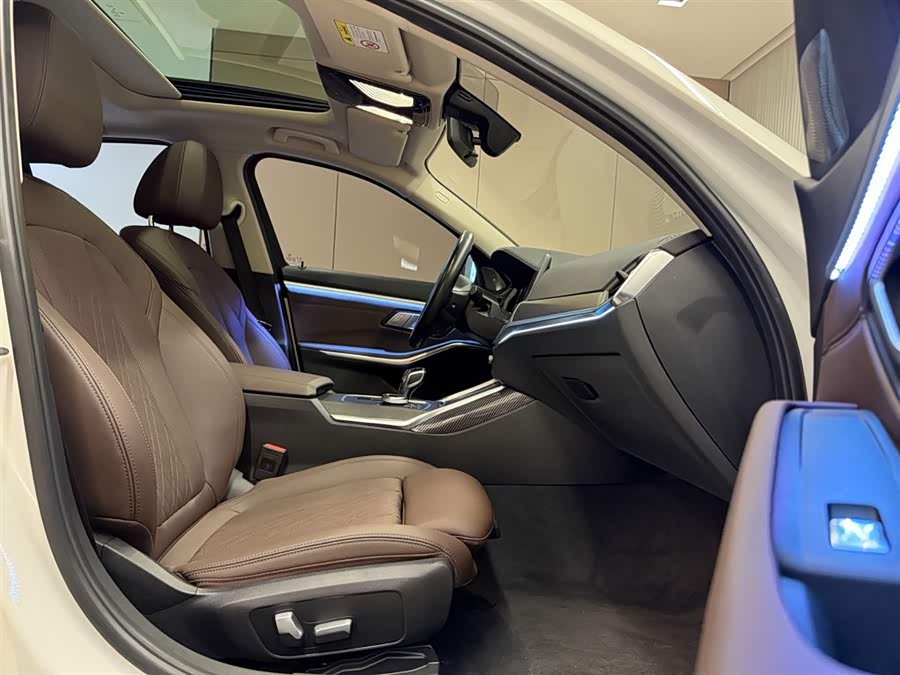 BMW i4 M50 2022 #18 BMW i4 M50 2022 car image #18