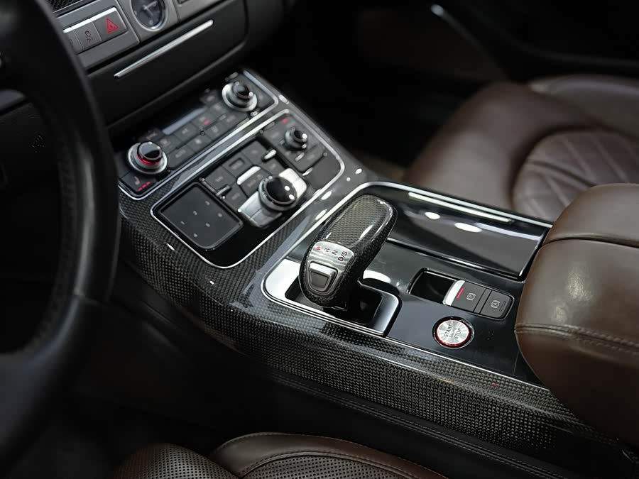 Audi S8 2015 car image #18