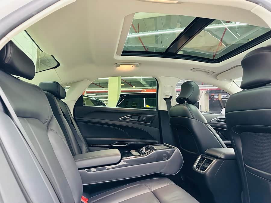 Ford Taurus 2021 car image #18