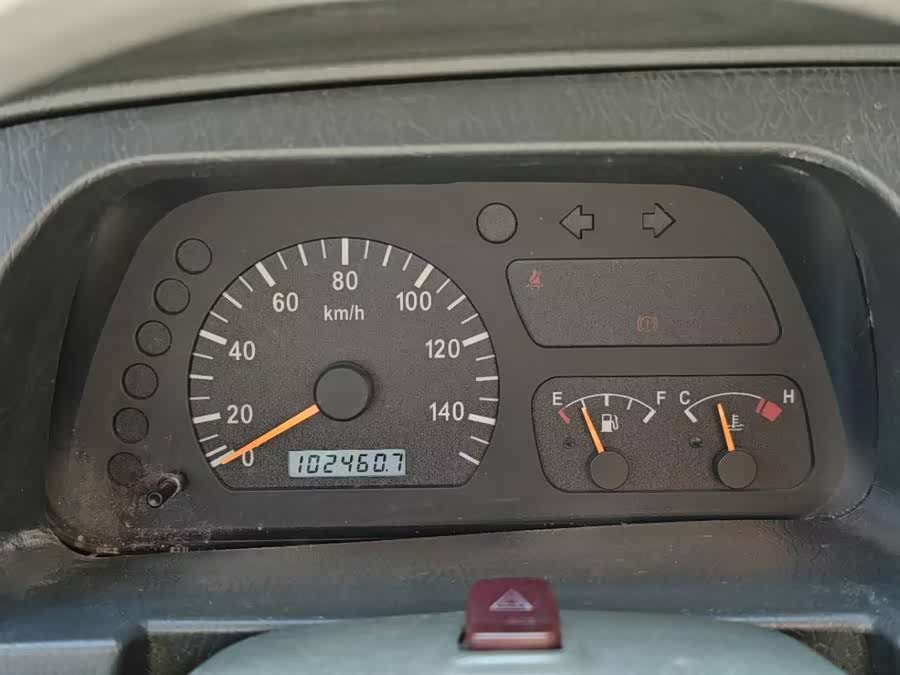 2013 car image #18