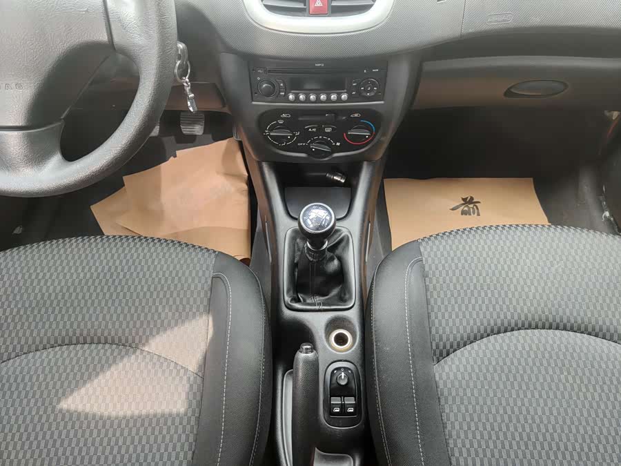 标致 标致207 2014 汽车图片 #18