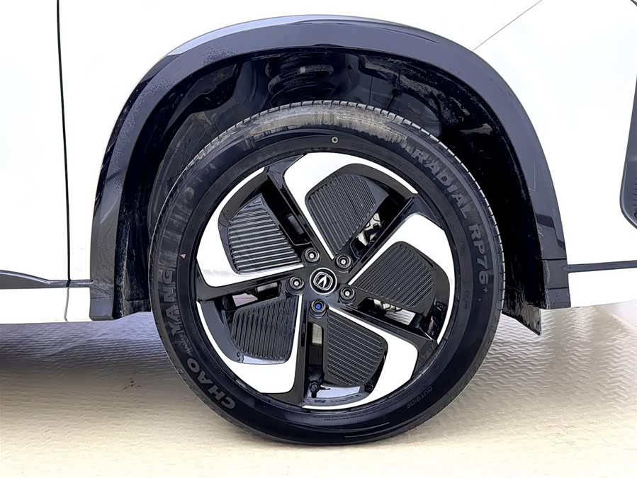 Changan CS75 Plus iDD 2023 #18 Changan CS75 Plus iDD 2023 car image #18