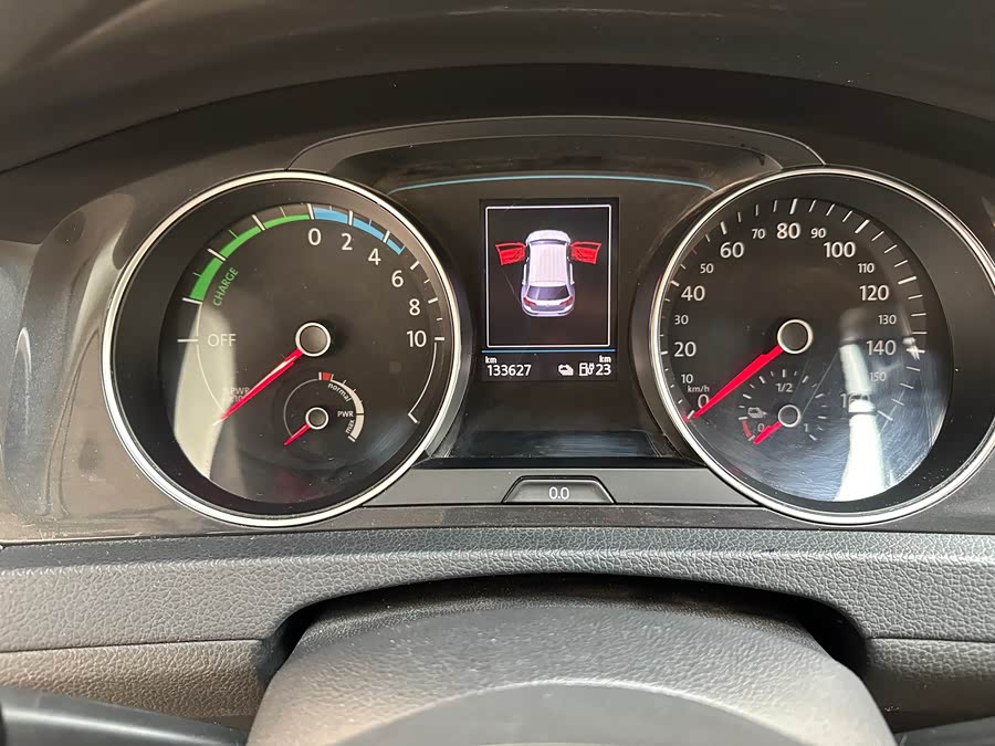 Volkswagen Golf Pure Electric 2020 car image #18