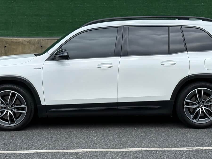 Mercedes-Benz GLB AMG 2023 immagine di auto #18