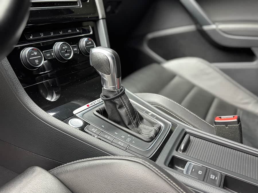 Volkswagen Golf (Imported) 2016 imagem de carro #18