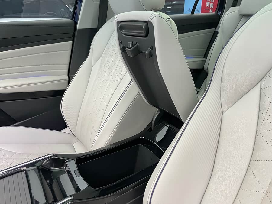 Volkswagen ID.6 X 2021 car image #18