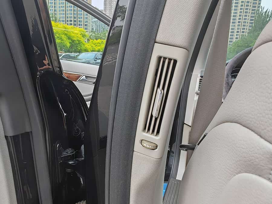 Mercedes-Benz R Class 2012 #18 Mercedes-Benz R Class 2012 car image #18