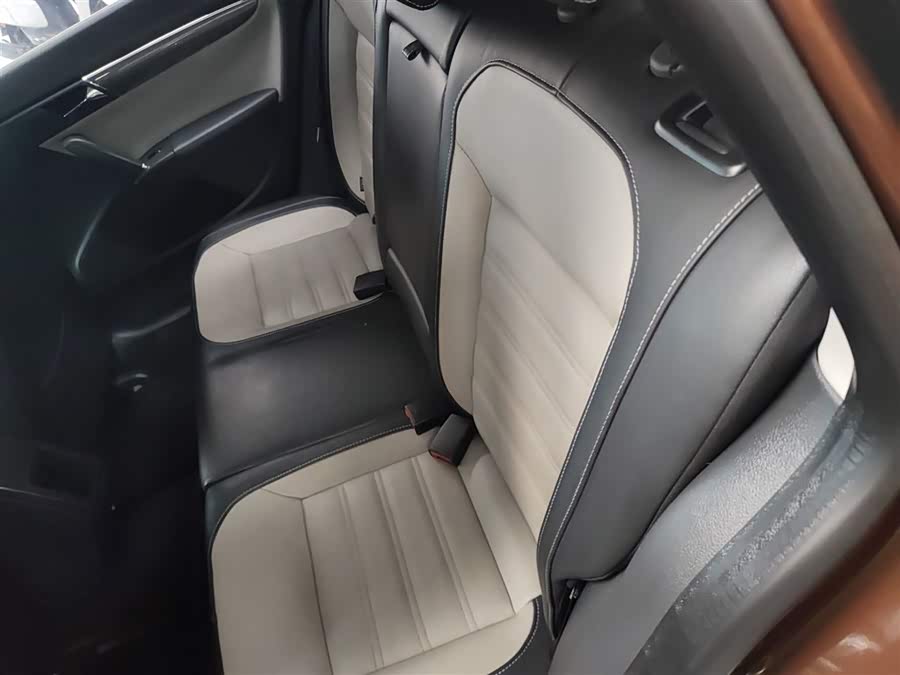 Volkswagen Cross Lavida 2017 immagine di auto #18