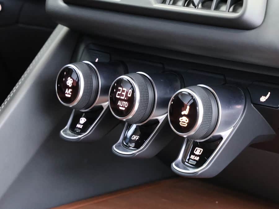 Audi R8 2018 car image #18