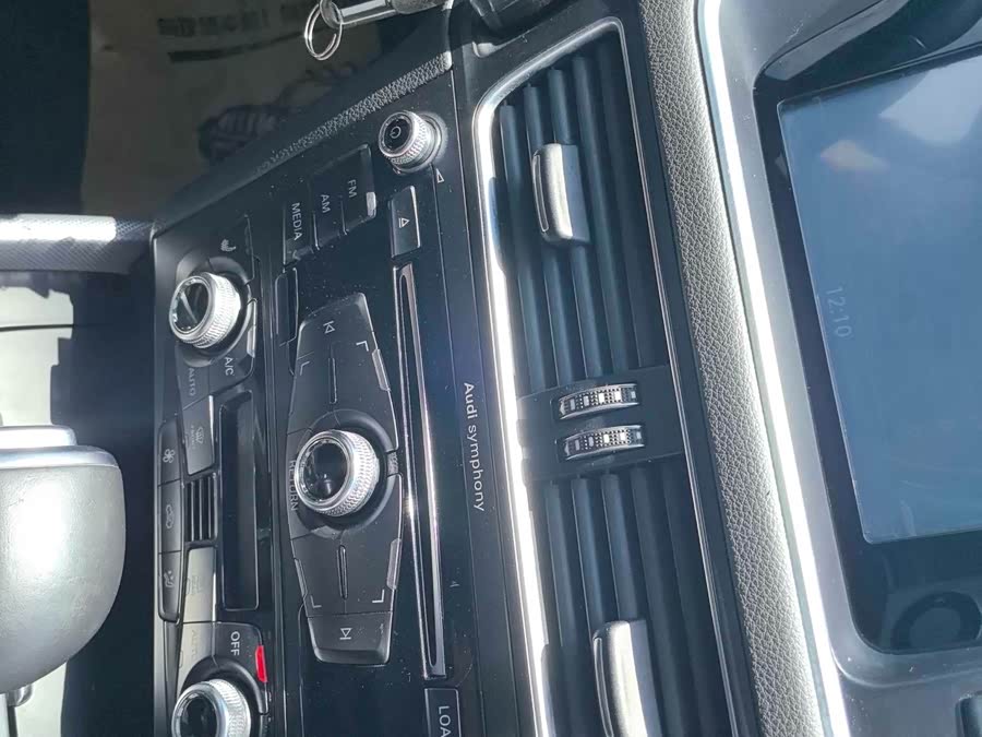 Audi Q5 2016 car image #18