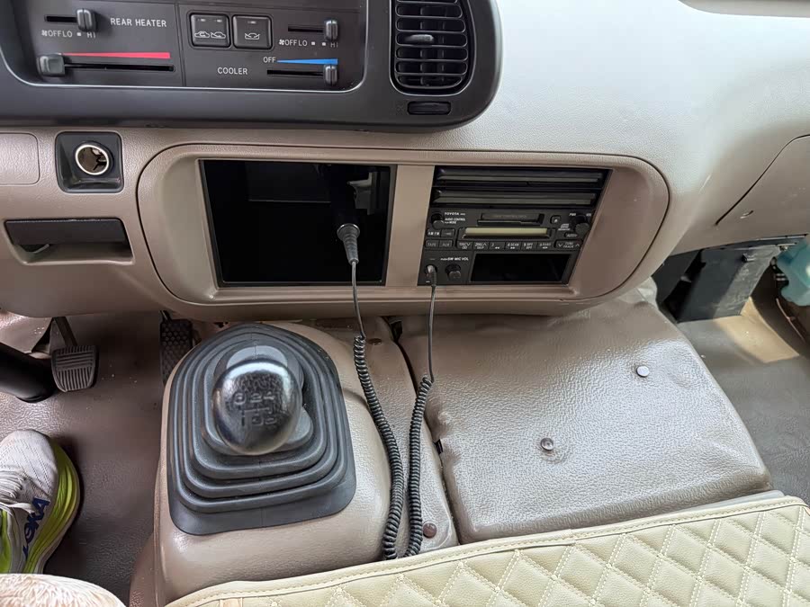 Toyota Coaster 2011 #18 Toyota Coaster 2011 imagen de coche #18