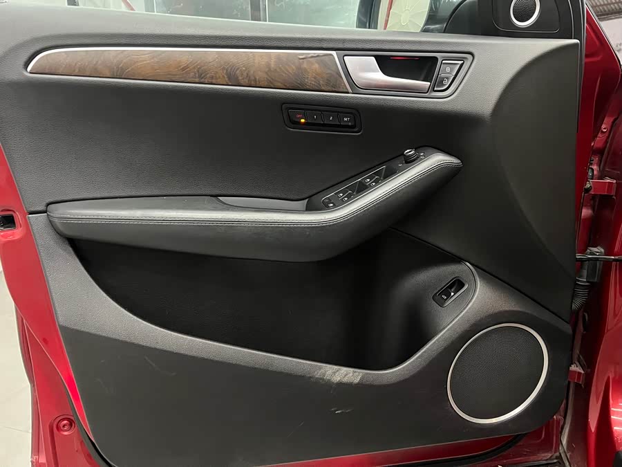 Audi Q5 (Imported) 2011 car image #18