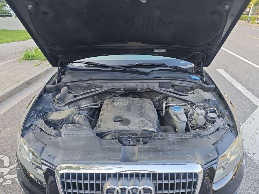 Audi Q5 2012 car image #18