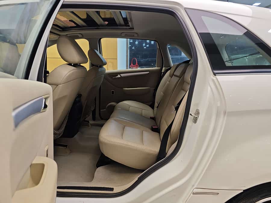 Mercedes-Benz B Class 2010 #18 Mercedes-Benz B Class 2010 car image #18