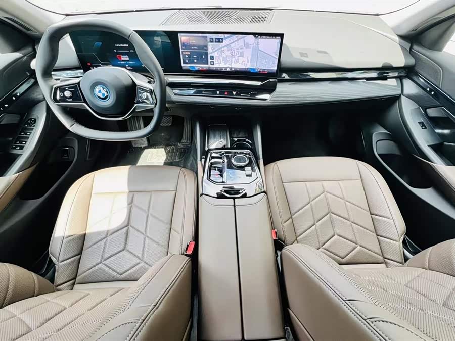 BMW i5 2024 immagine di auto #18