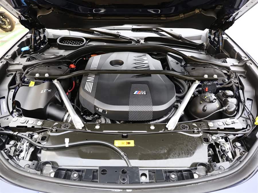 BMW M760Le car image #18