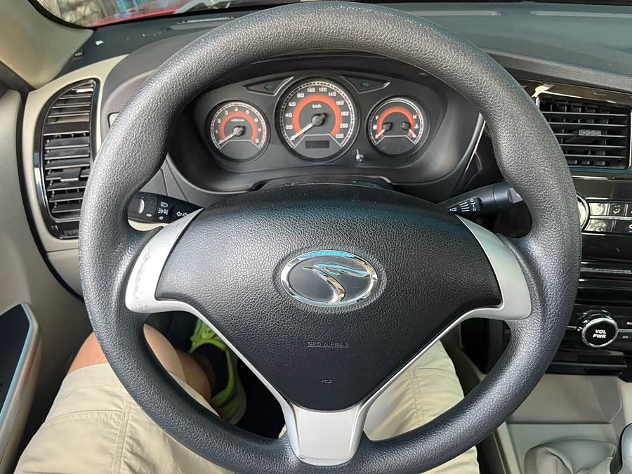 Soueast V3 Lingyue 2014 car image #18