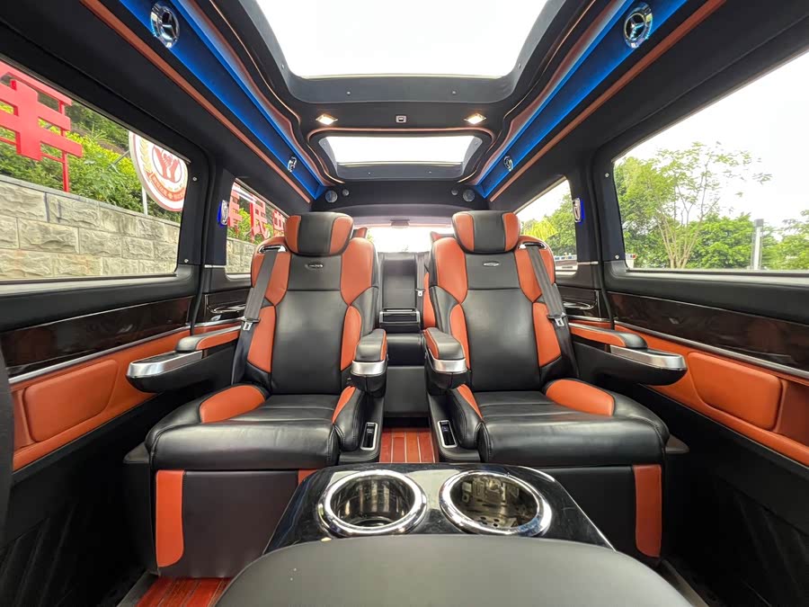 Mercedes-Benz V Class 2020 car image #18