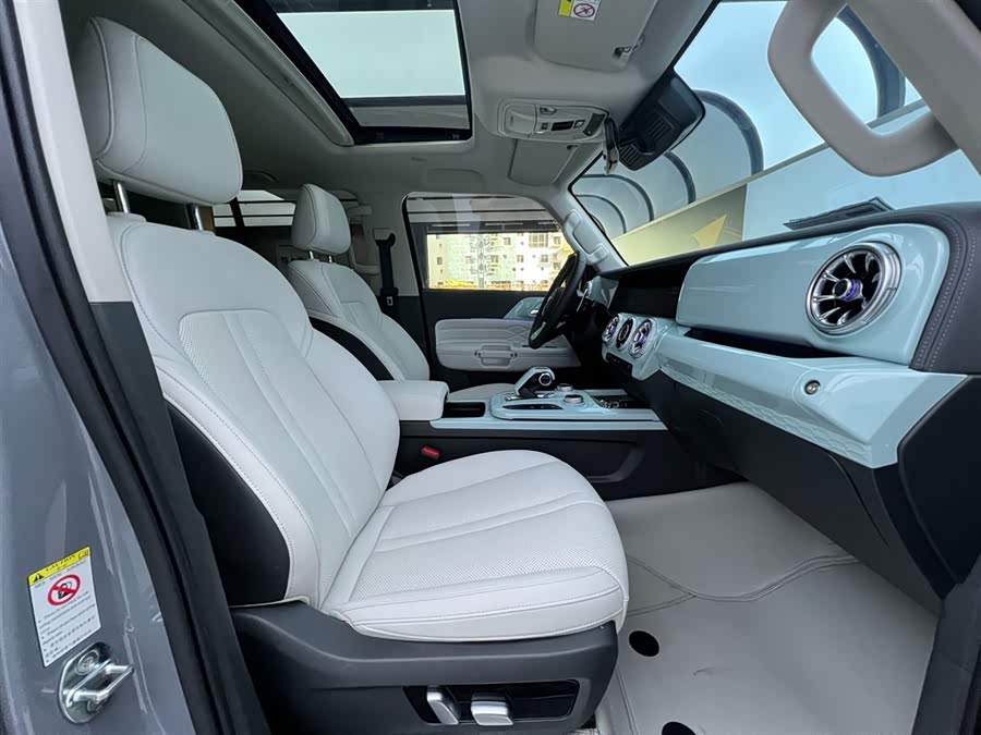 Tank 300 New Energy 2024 #18 Tank 300 New Energy 2024 car image #18