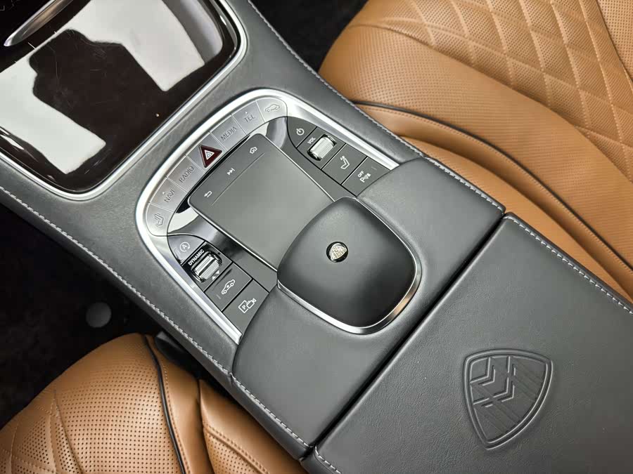 Mercedes-Benz Maybach S Class 2020 car image #18