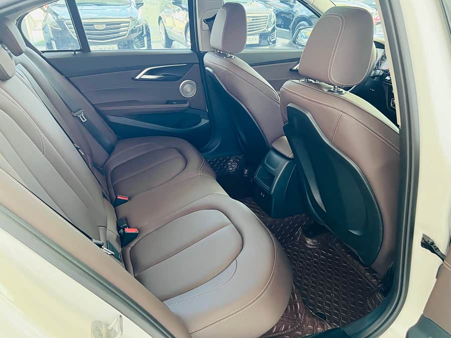 BMW 1 Series 2023 #18 BMW 1 Series 2023 car image #18