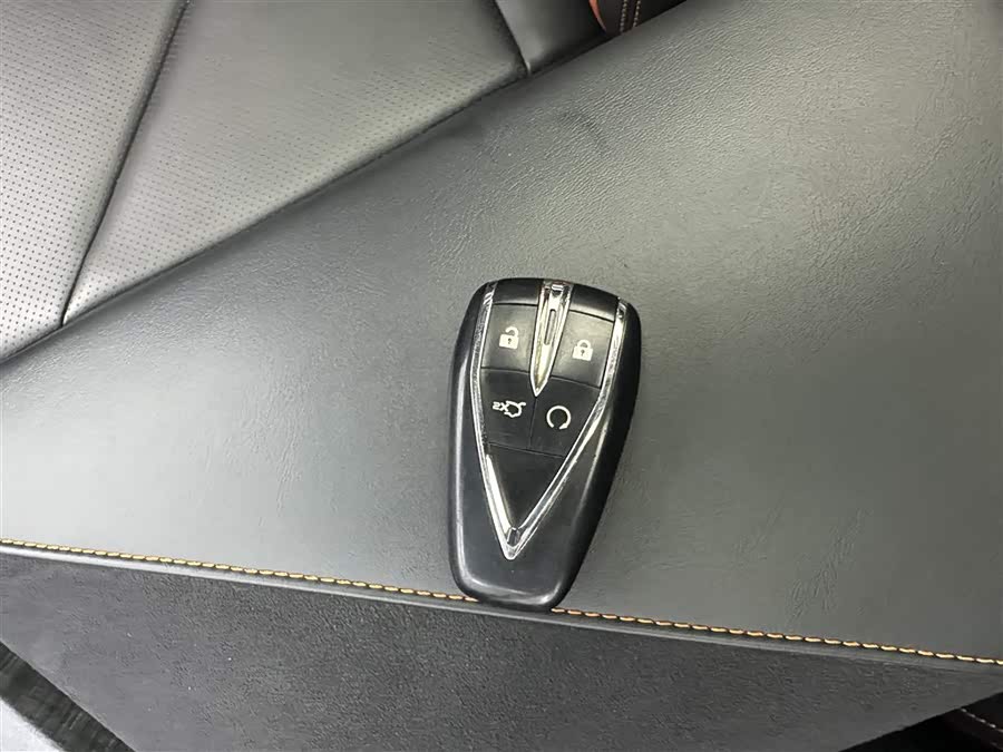 Changan UNI-V 2023 car image #18