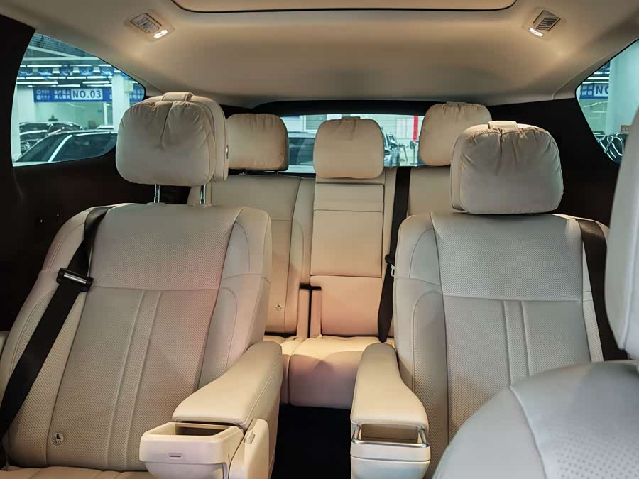 理想汽车 理想MEGA 2024 汽车图片 #18