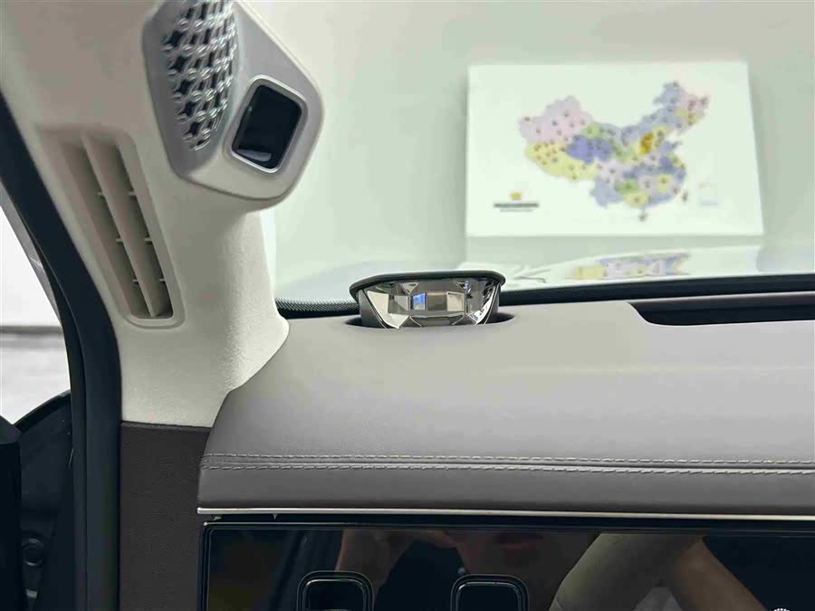 Denza N9 2025 car image #18