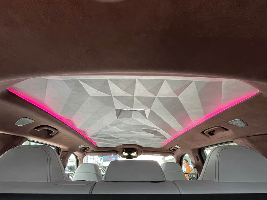 BMW XM 2024 immagine di auto #18