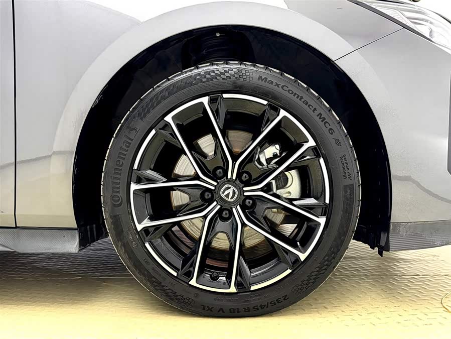 Changan UNI-V iDD 2024 immagine di auto #18