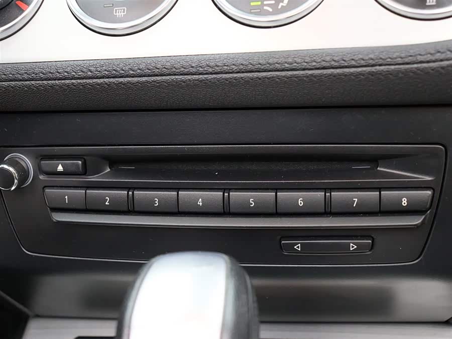 BMW Z4 2010 car image #18