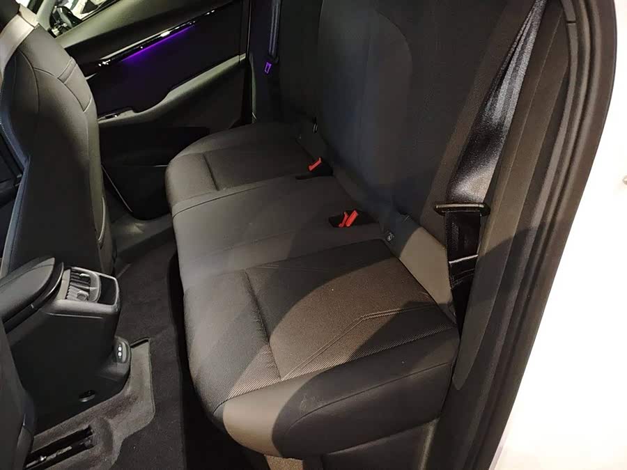 Volkswagen ID.UNYX 06 2025 #18 Volkswagen ID.UNYX 06 2025 imagen de coche #18