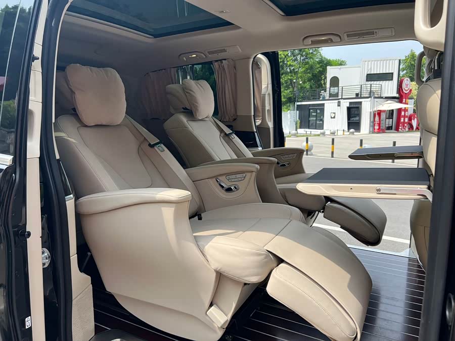 Mercedes-Benz V Class 2020 car image #18