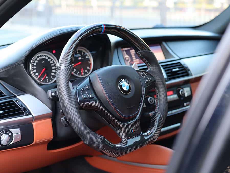 BMW X6 M 2012 car image #18