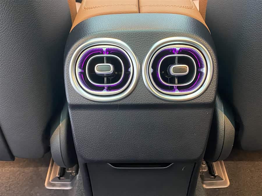 Mercedes-Benz C Class 2023 car image #18