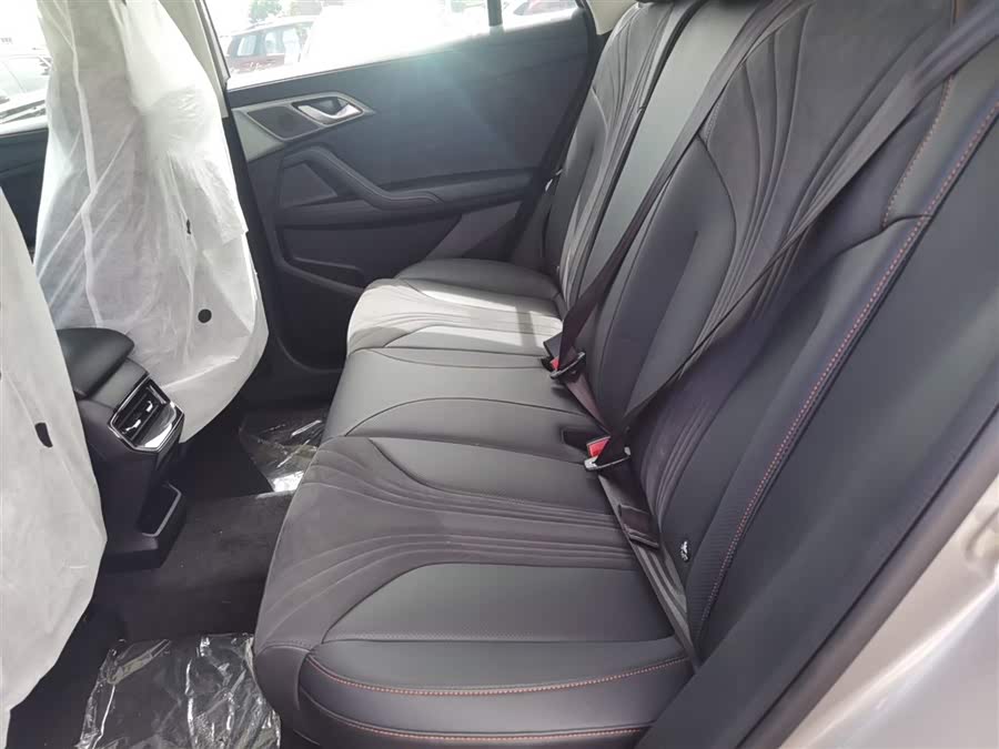 Roewe D5X DMH 2025 imagen de coche #18